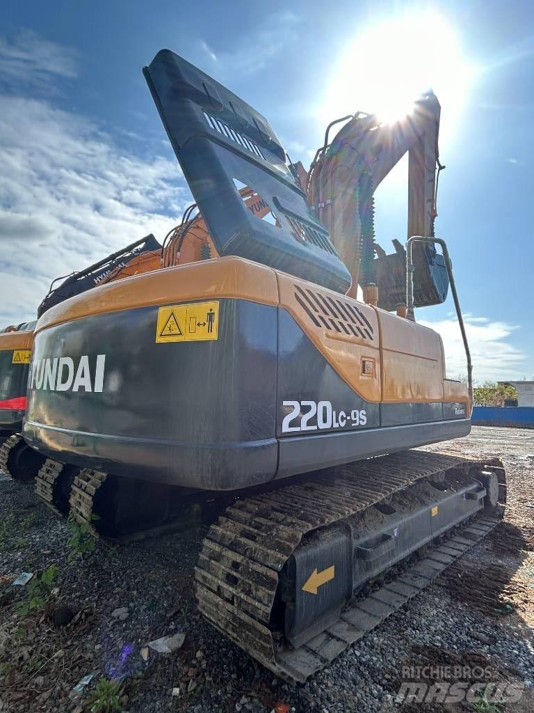 Hyundai 220LC-9S Pelle sur chenilles