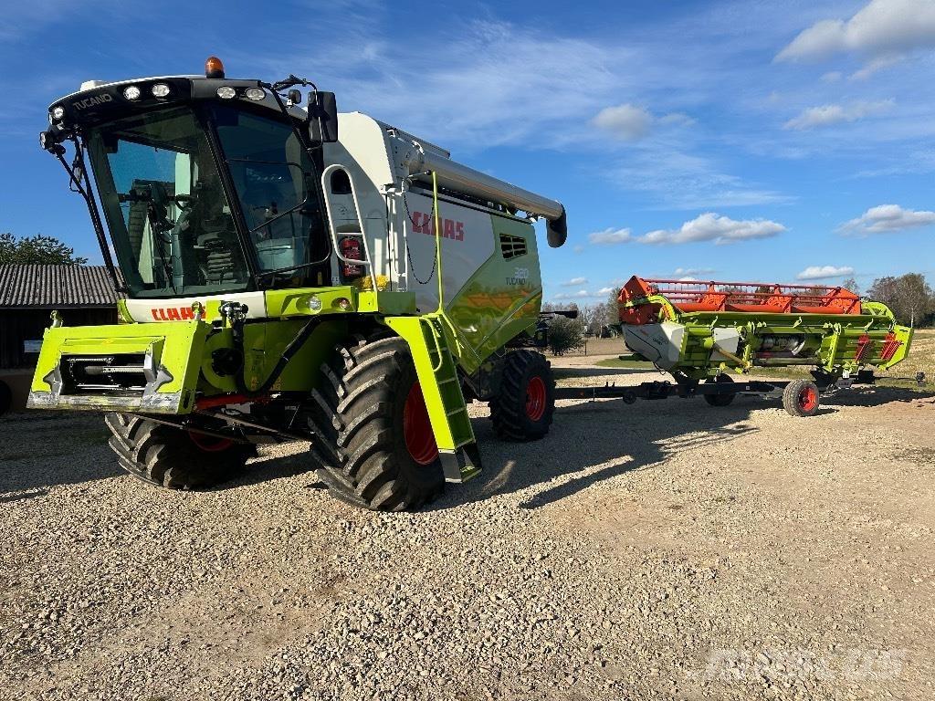 CLAAS Tucano 320 Moissonneuse batteuse