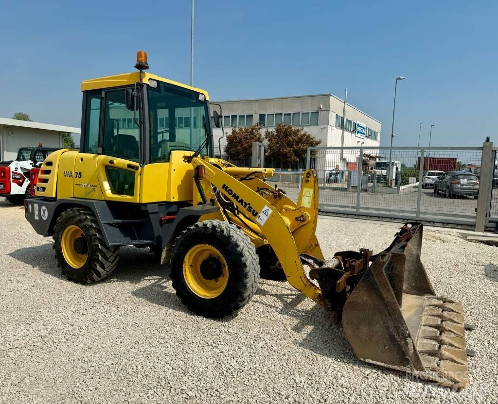 Komatsu WA 75 Chargeuse sur pneus