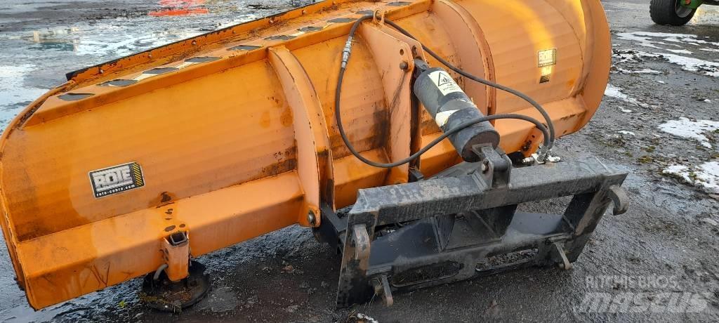 Rote Alueaura AA320 Chasse neige