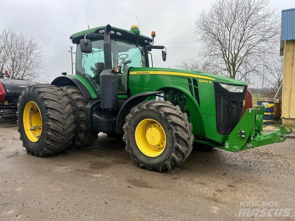 John Deere 8260R Tracteur