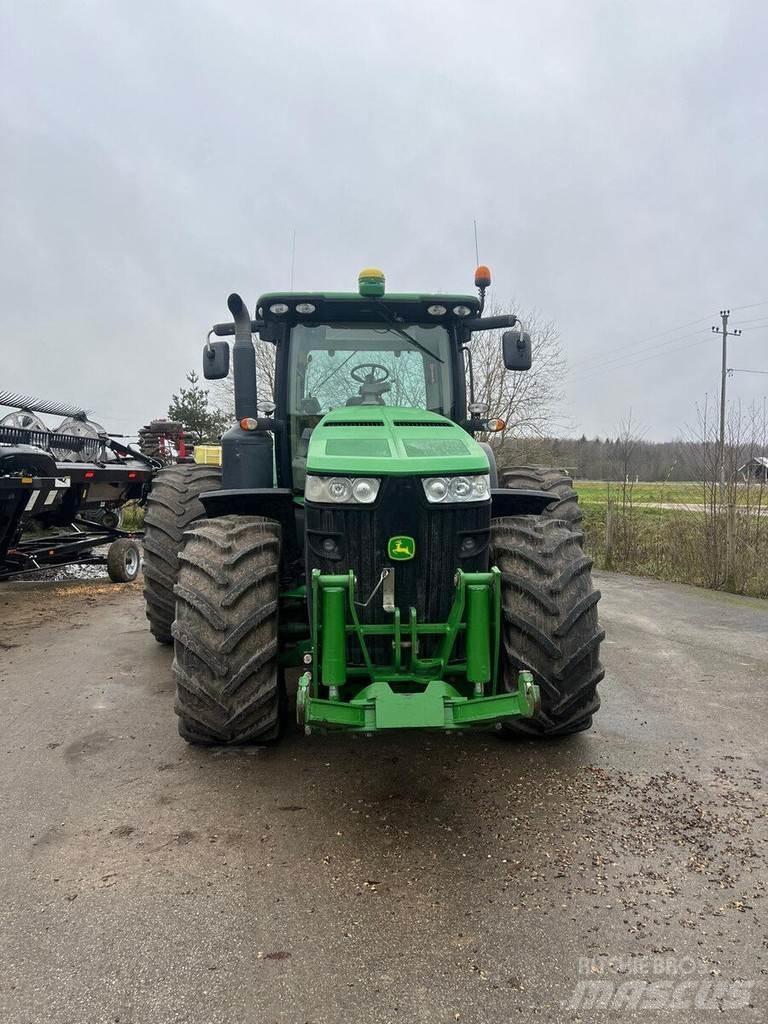 John Deere 8260R Tracteur