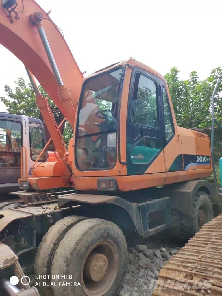 Doosan DH210W-7 Pelle sur pneus