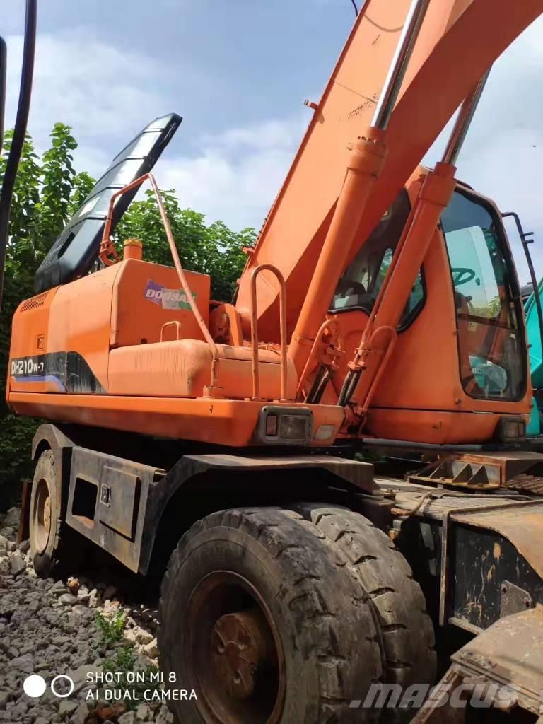 Doosan DH210W-7 Pelle sur pneus