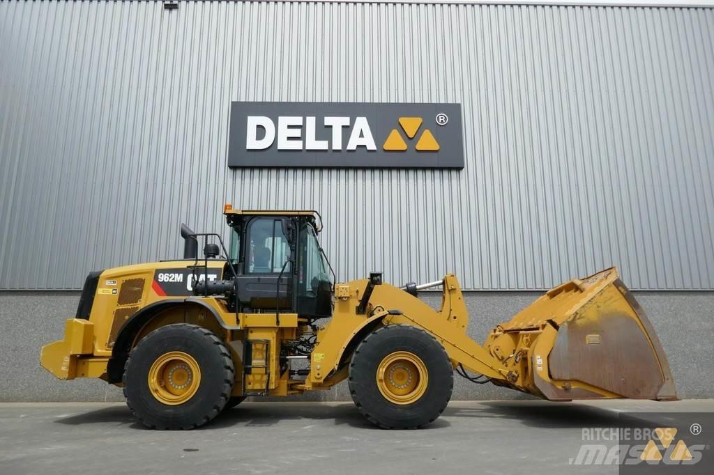 CAT 962M Chargeuse sur pneus