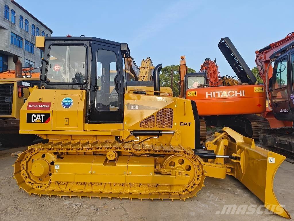 CAT D 5 K Bouteurs sur chenilles
