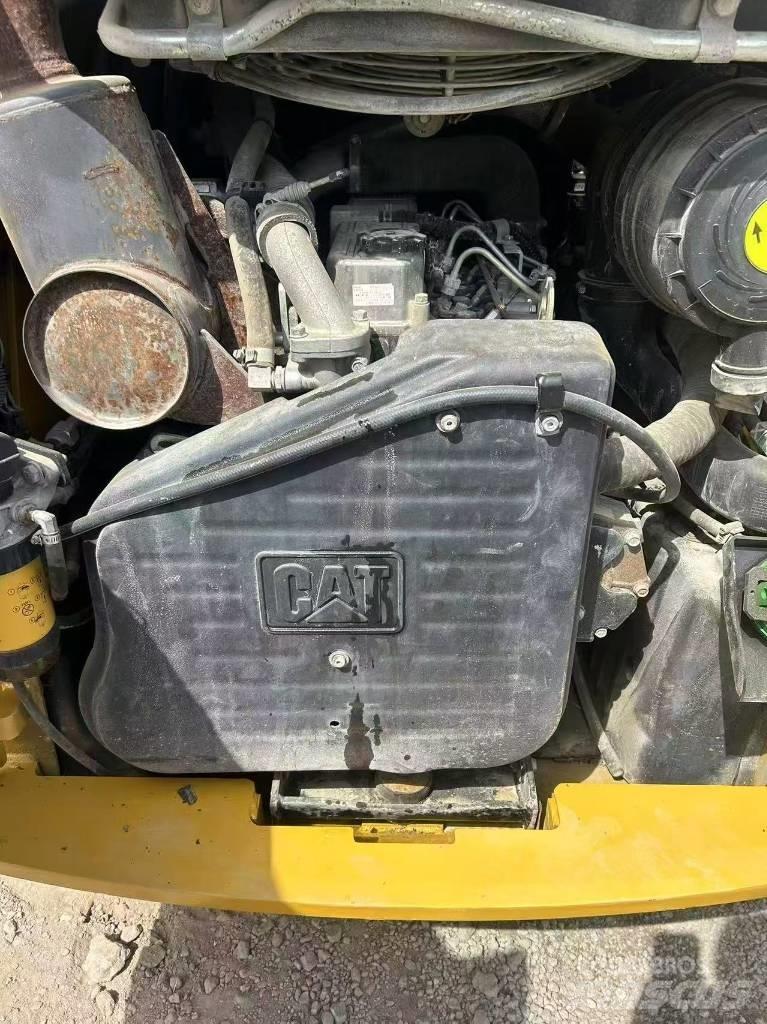 CAT 246 C Chargeuse compacte