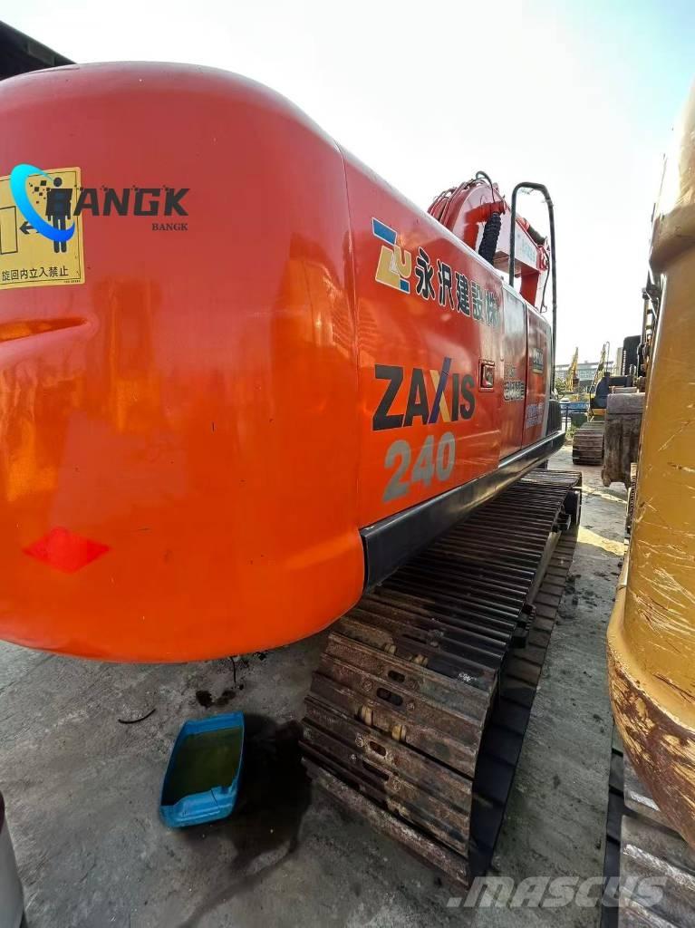 Hitachi ZX 240 Pelle sur chenilles