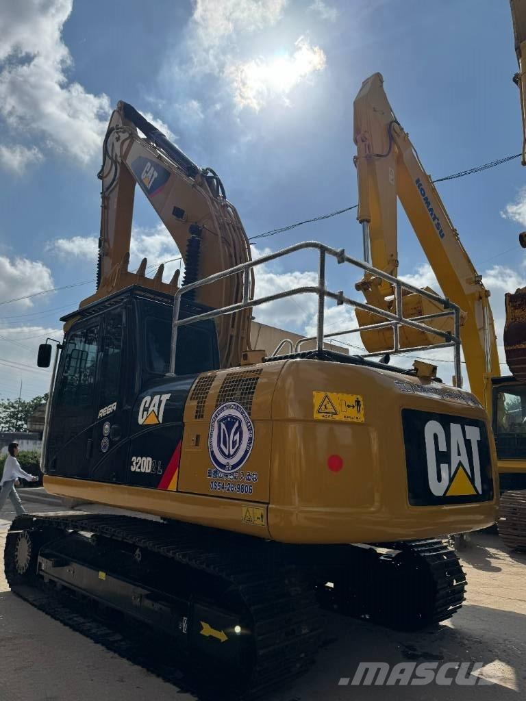 CAT CAT320D Pelle sur chenilles