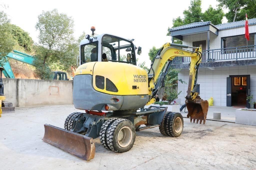 Wacker Neuson 6503 Pelle sur pneus