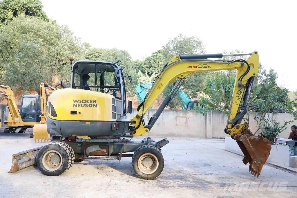 Wacker Neuson 6503 Pelle sur pneus