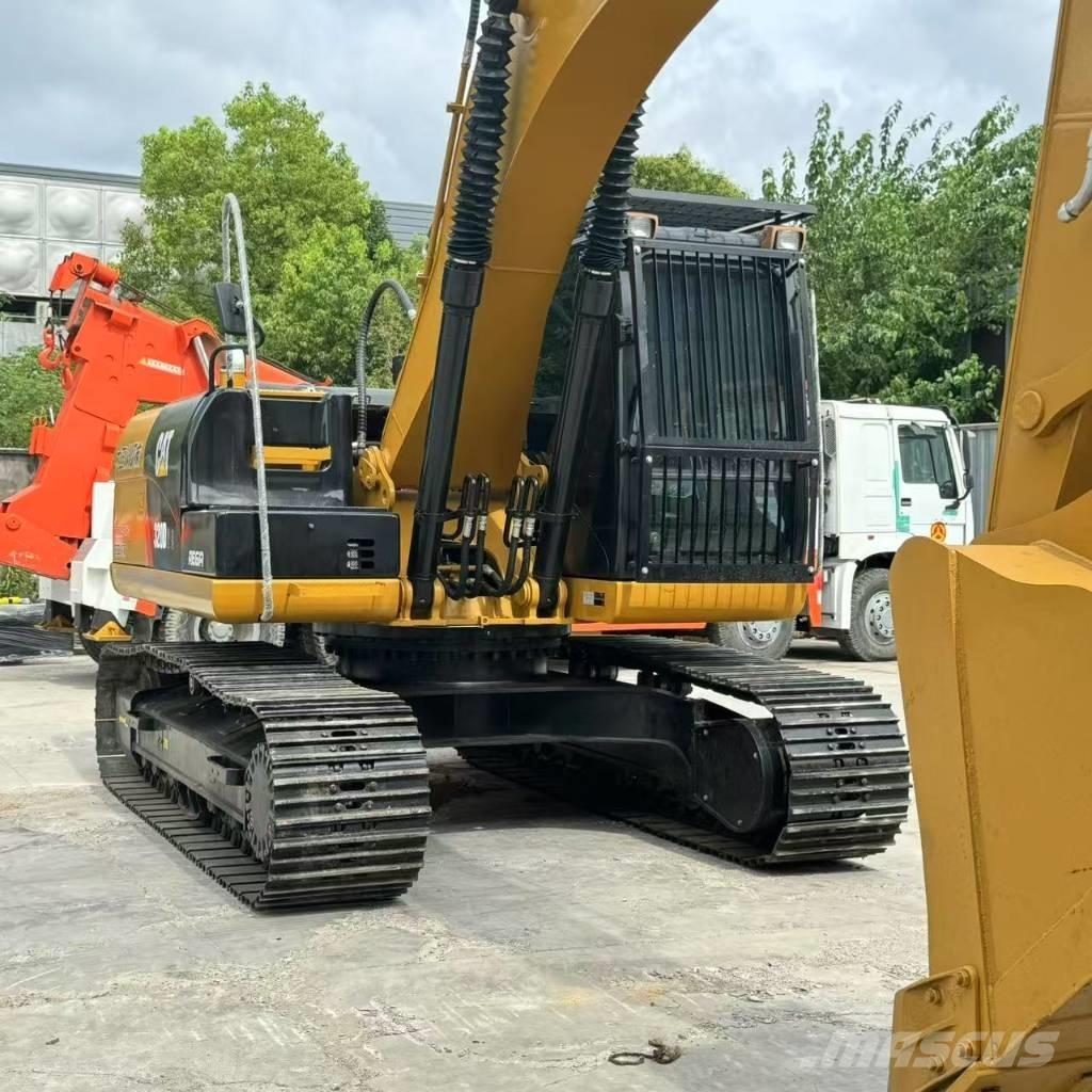 CAT 320D2 Pelle sur chenilles