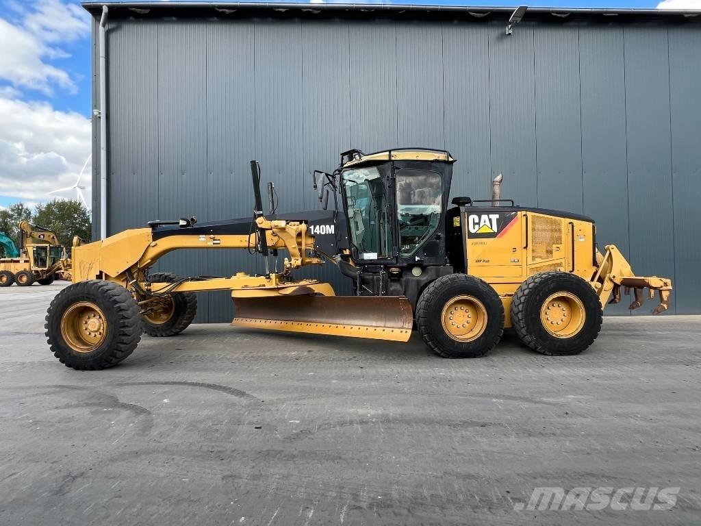 CAT 140M Niveleuse