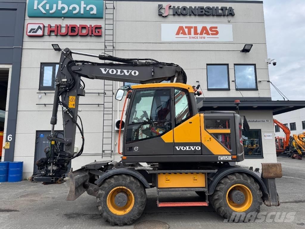 Volvo EWR 150 E Pelle sur pneus