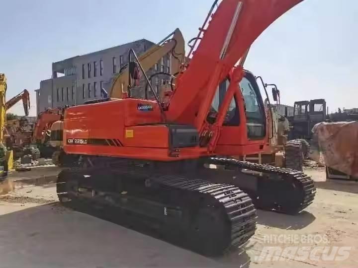 Doosan DX225LC Pelle sur chenilles