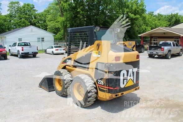 CAT 226 Chargeuse compacte