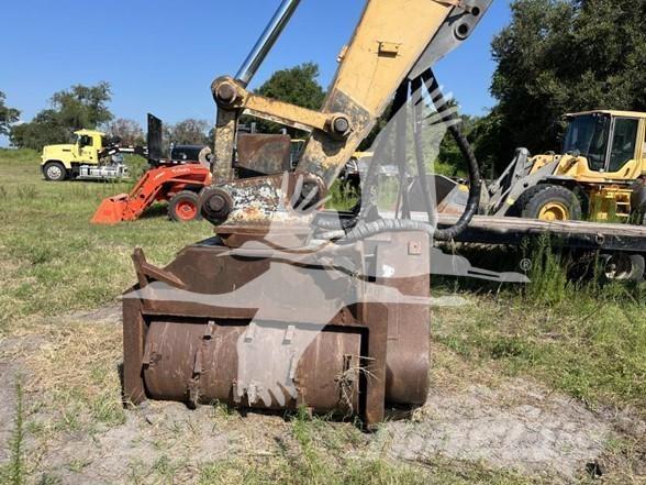 CAT 321D LCR Pelle sur chenilles