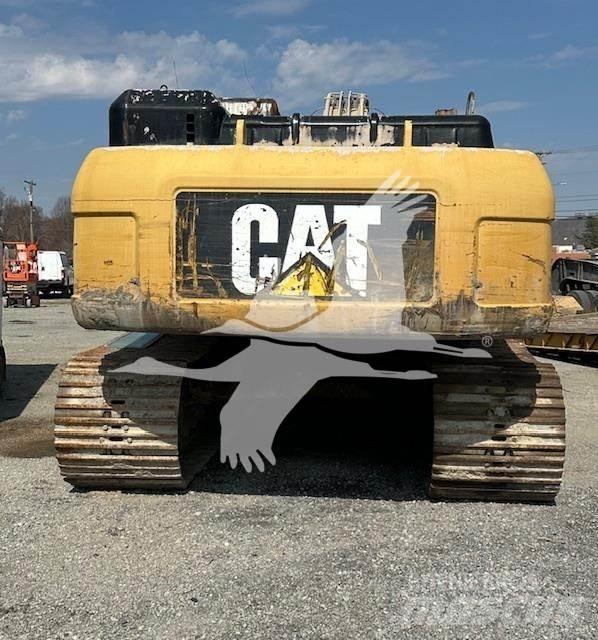 CAT 330D Pelle sur chenilles