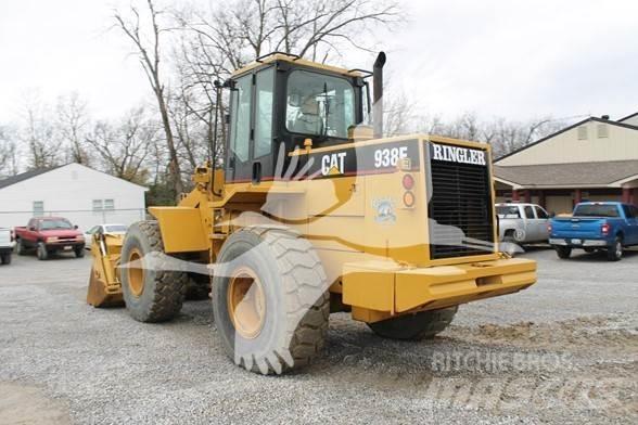 CAT 938F Chargeuse sur pneus