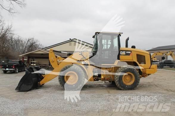 CAT 938M Chargeuse sur pneus