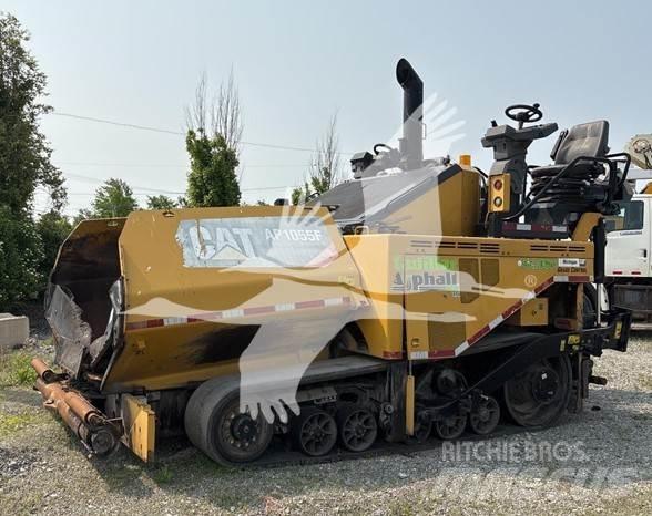 CAT AP-1055F Finisseur