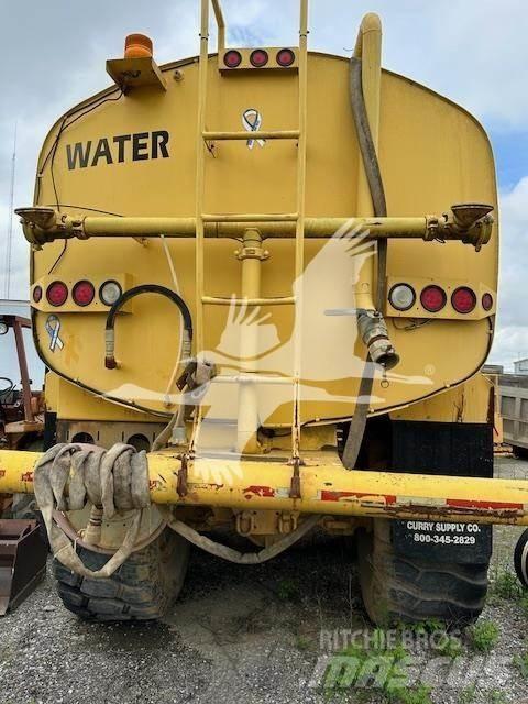 Volvo A25B Camion citerne à eau