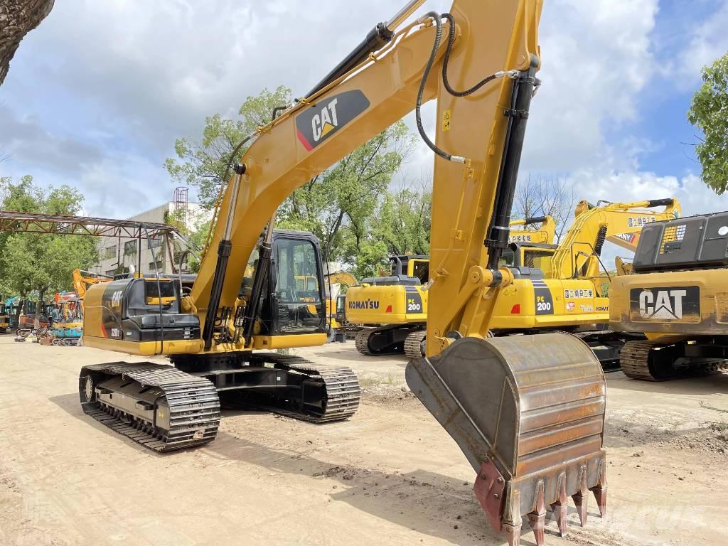 CAT 320D2 Pelle sur chenilles