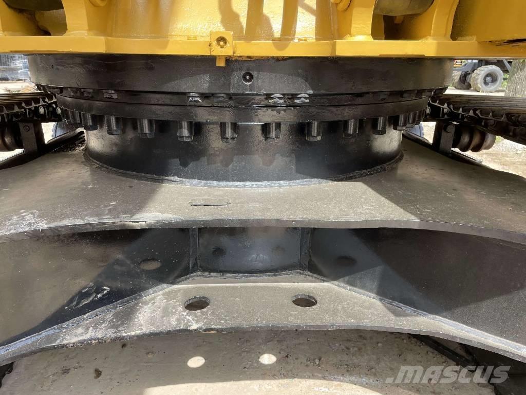 CAT 320D2 Pelle sur chenilles