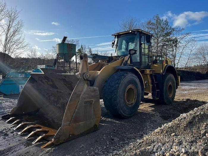 CAT 966M Chargeuse sur pneus