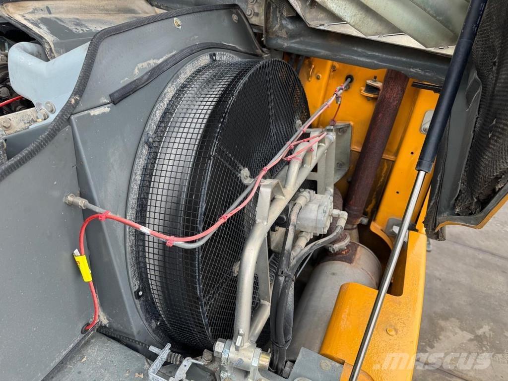 Liebherr A 316 Pelle à déchets