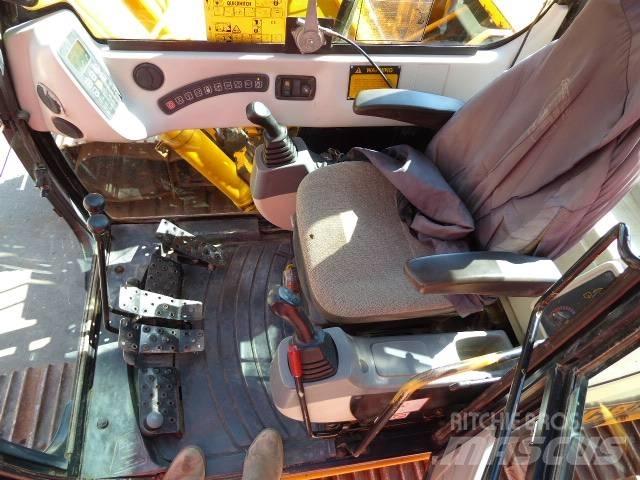 JCB JS 130 Pelle sur chenilles