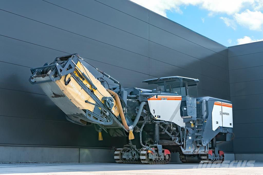Wirtgen W 220 FI Fraiseuse à froid