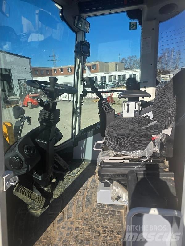 Avant 755 i Chargeuse compacte
