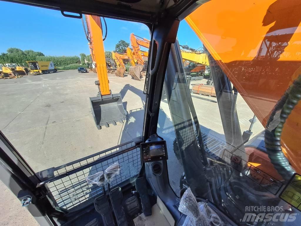 Develon DX300LC-7M Pelle sur chenilles