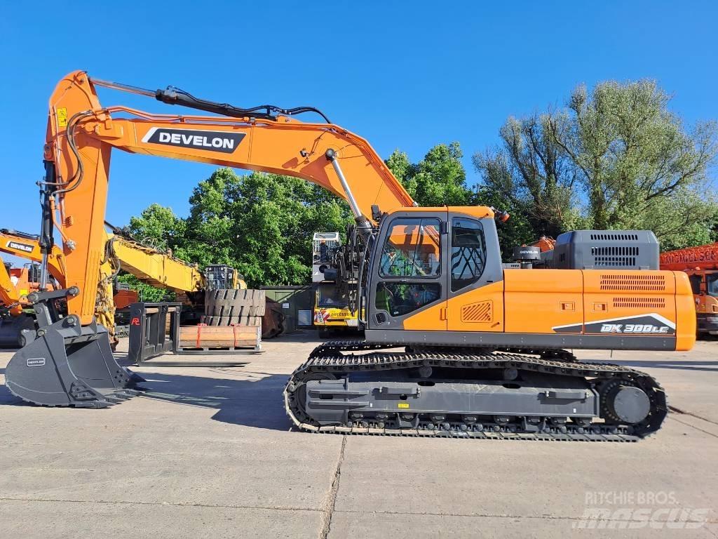 Develon DX300LC-7M Pelle sur chenilles