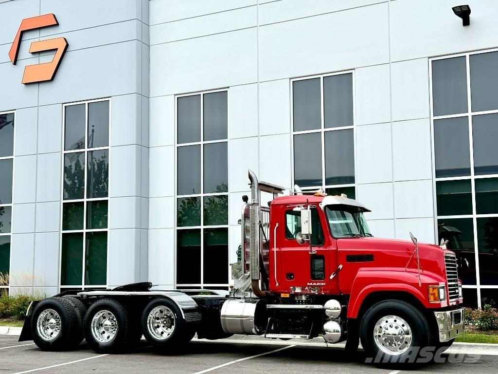 Mack CHU 613 Tracteur routier