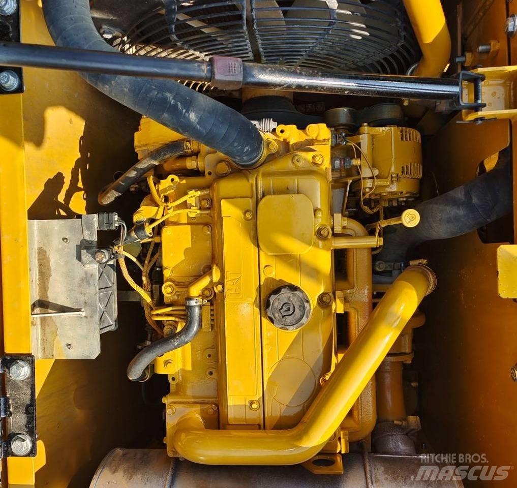 CAT 313D2GC Pelle sur chenilles