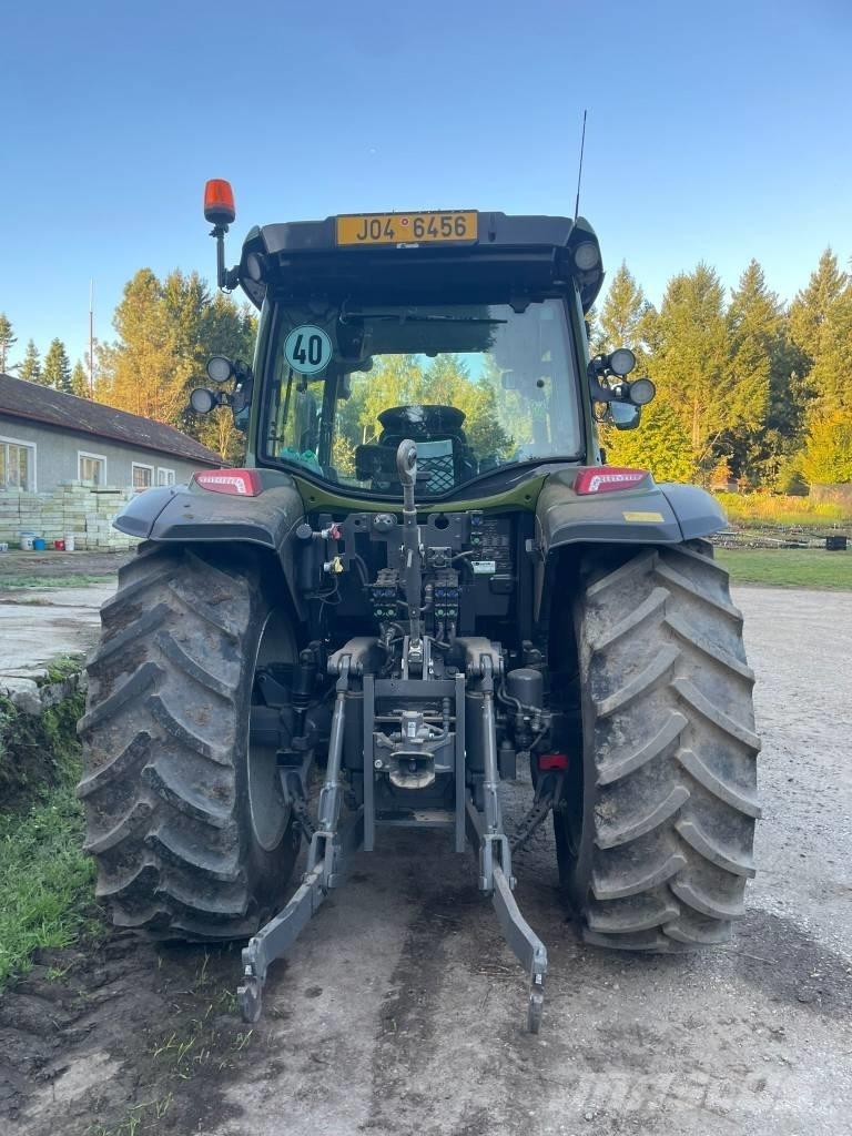 Valtra G 135 Tracteur