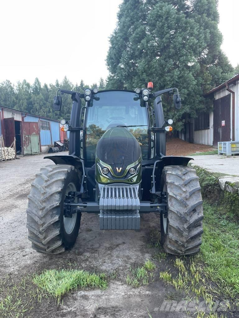 Valtra G 135 Tracteur
