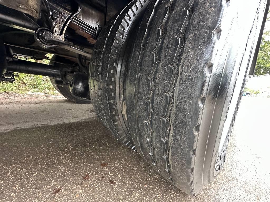 International 4300 Camion nacelle