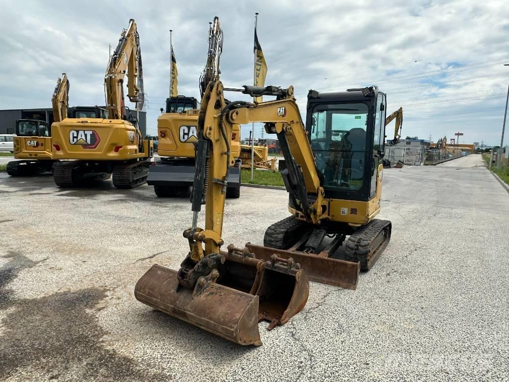 CAT 302.7 Mini pelle < 7t