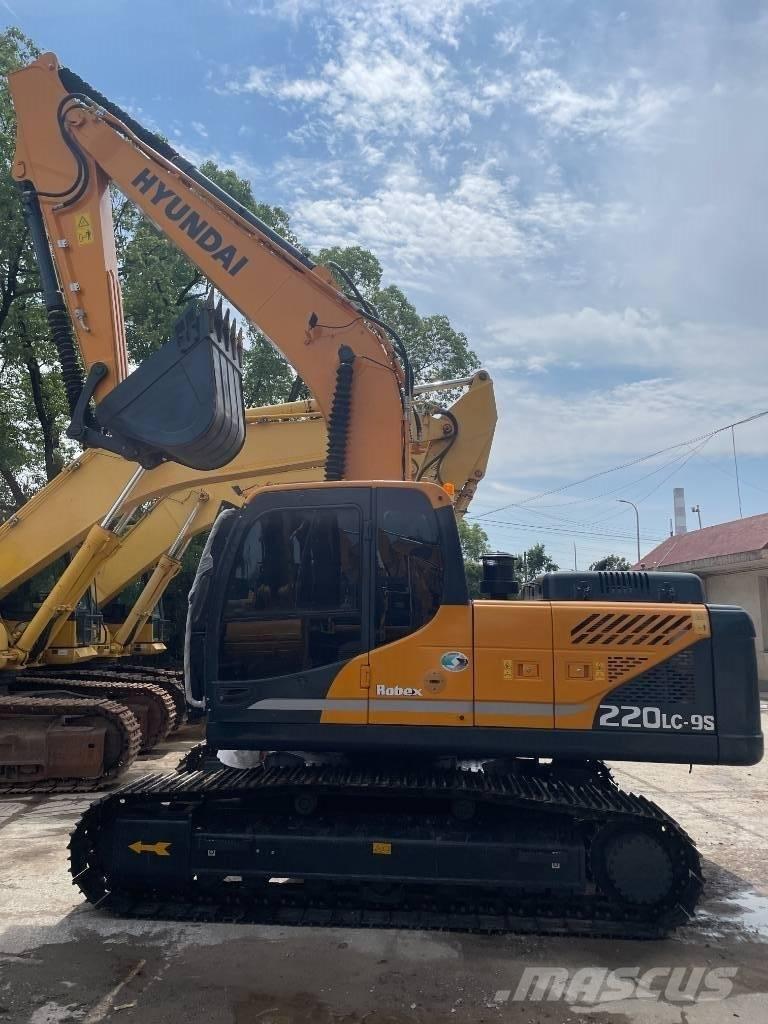 Hyundai 220LC-9S Pelle sur chenilles
