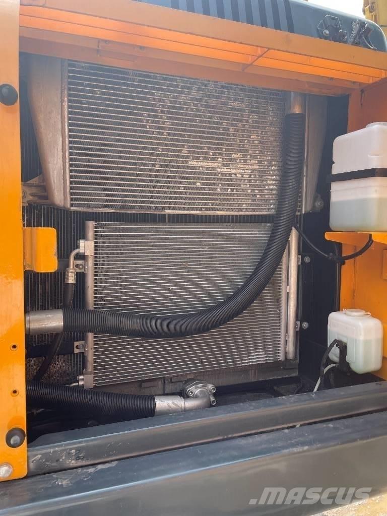 Hyundai 220LC-9S Pelle sur chenilles