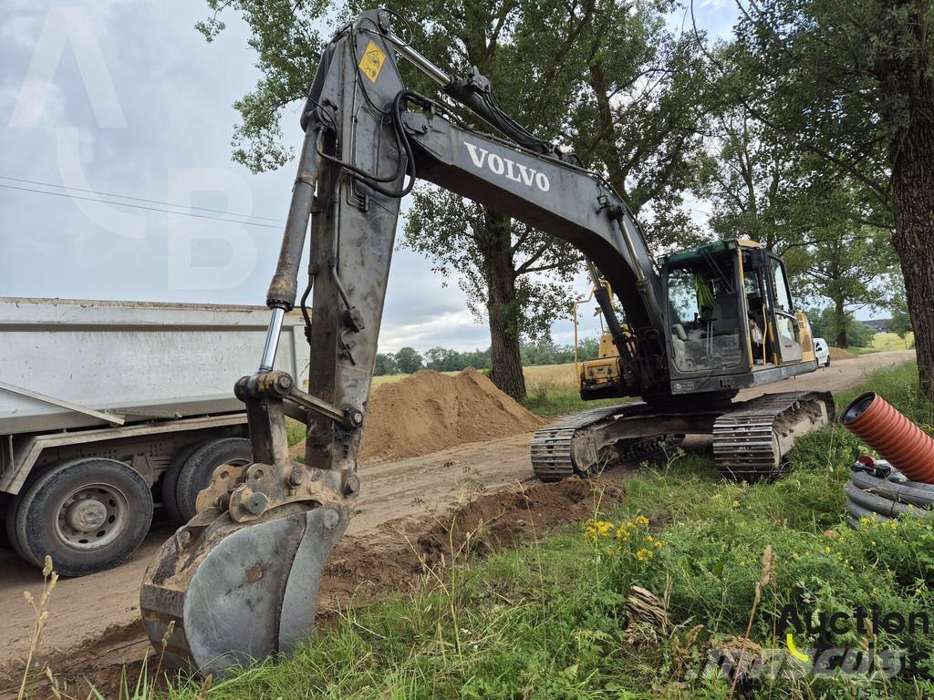 Volvo EC 210 C L Pelle sur chenilles
