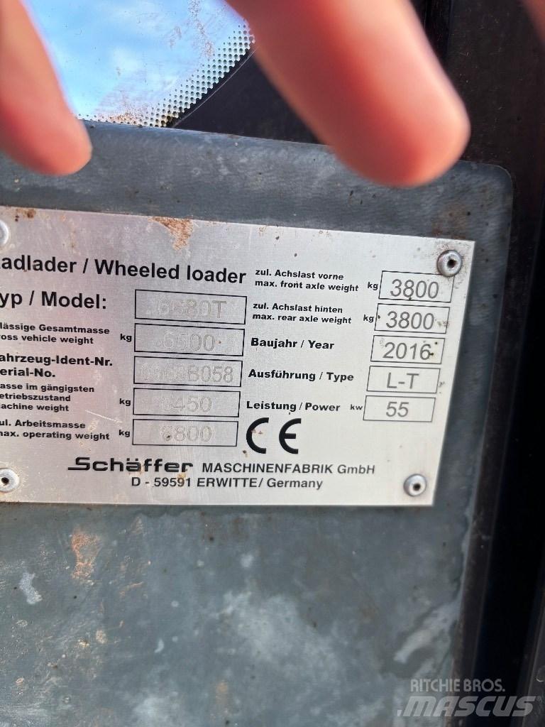 Schäffer 6680 T Chargeuse télescopique sur pneus