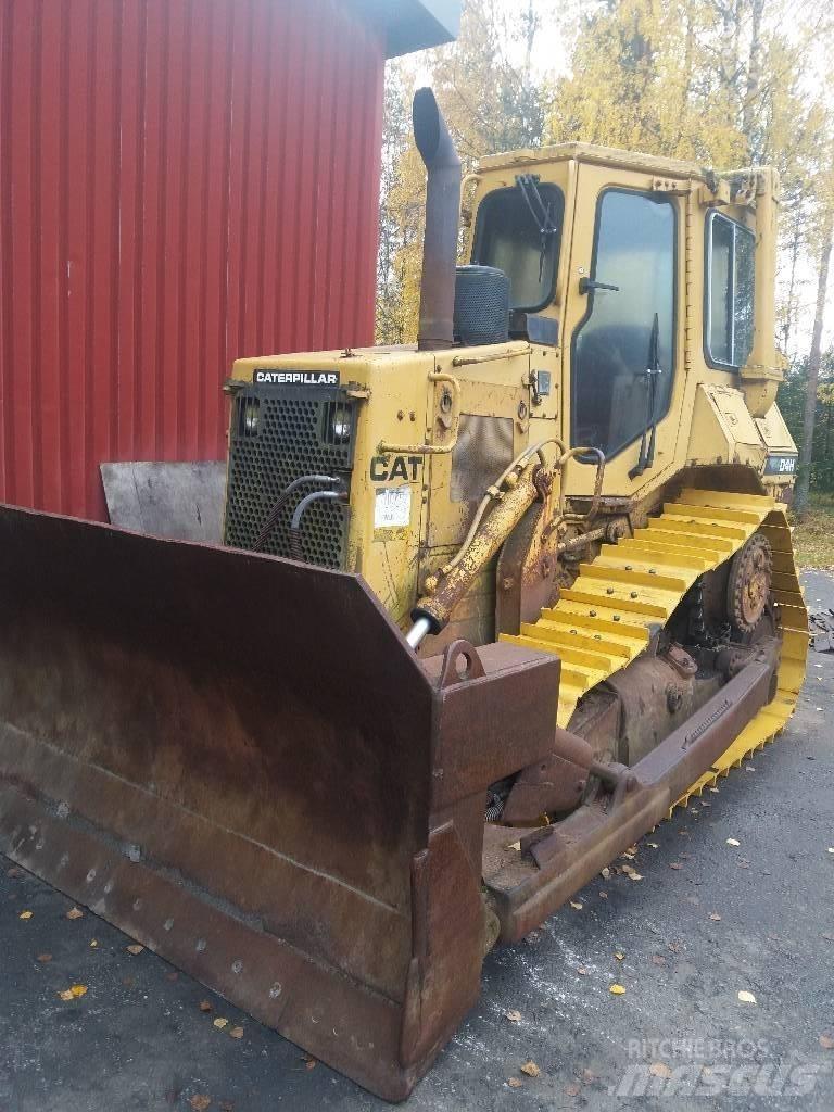 CAT D 4 H Bouteurs sur chenilles