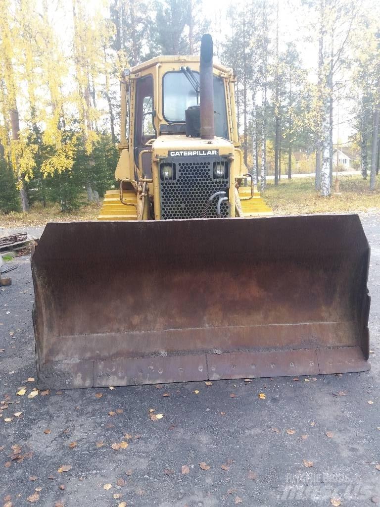 CAT D 4 H Bouteurs sur chenilles