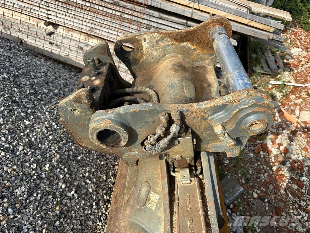 Liebherr R 922 Pelle sur chenilles