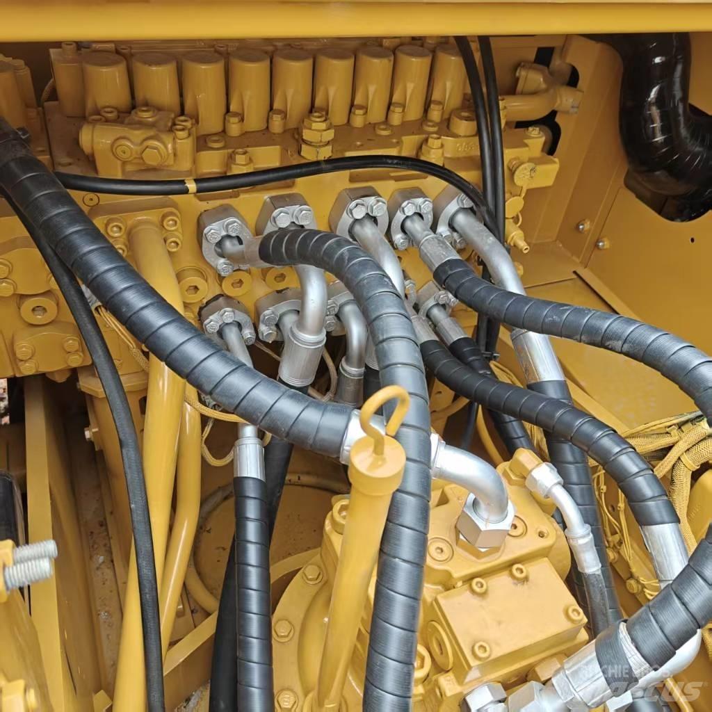CAT 320 Pelle sur chenilles