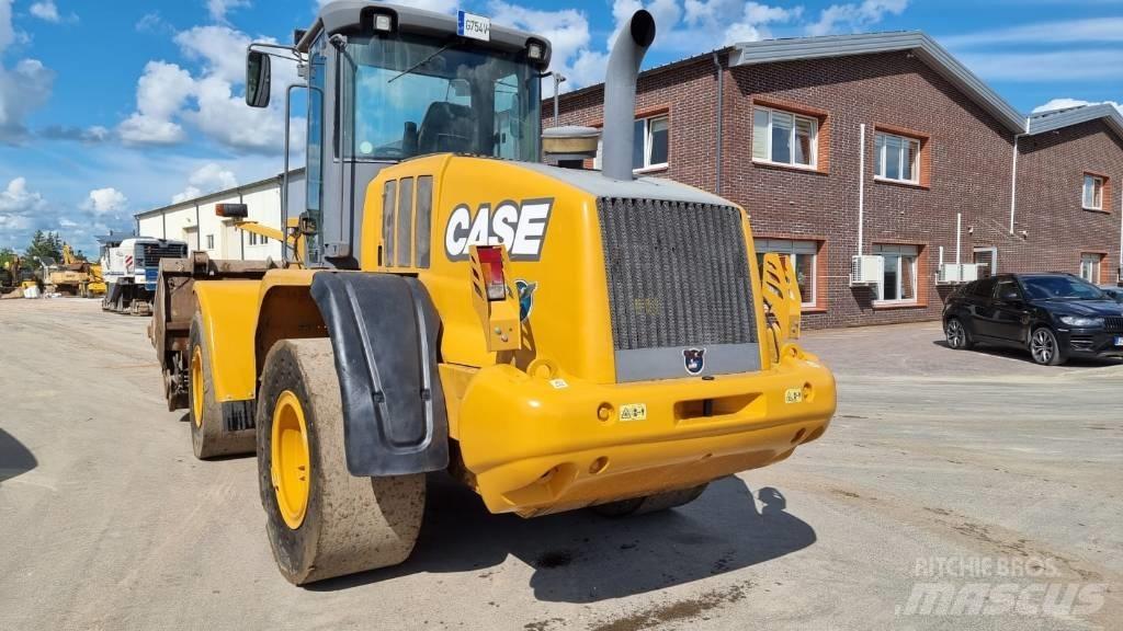 CASE 721 F Chargeuse sur pneus